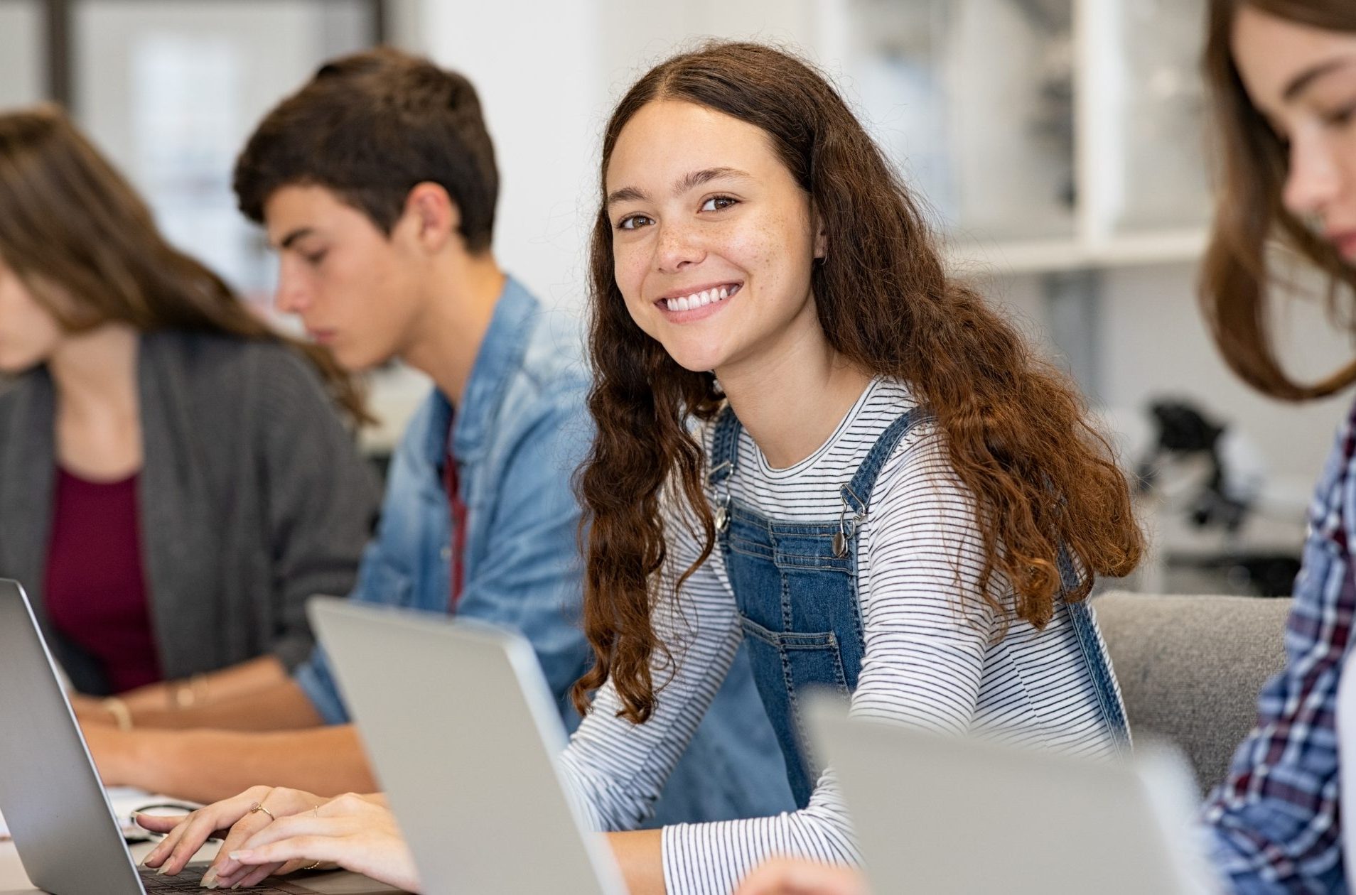 ArviD visuaalin tausta (1)